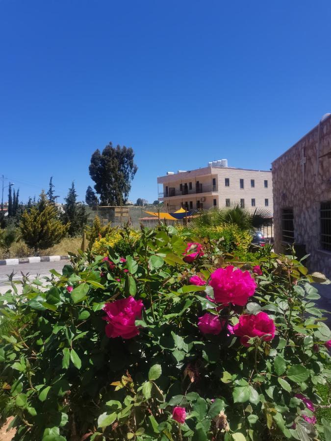 Madaba Camp Resort Exteriör bild