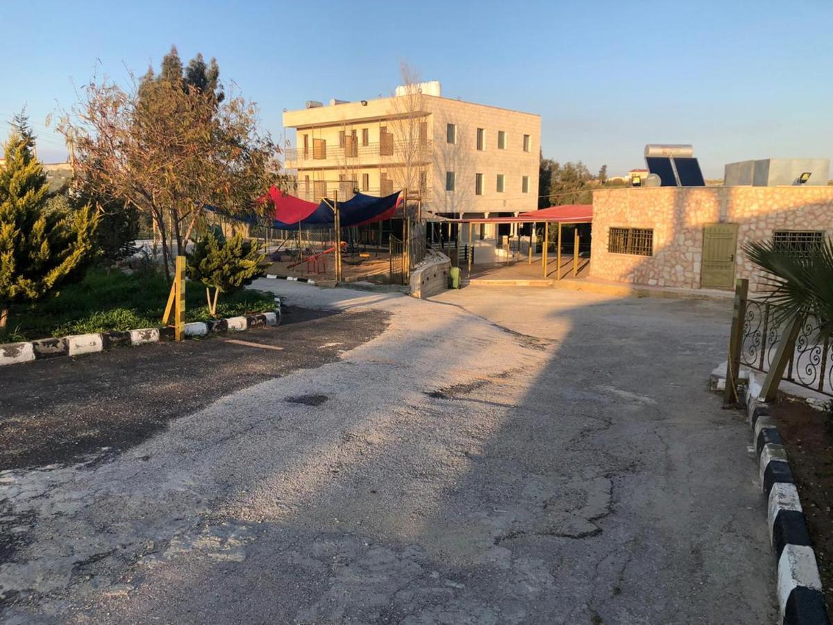 Madaba Camp Resort Exteriör bild